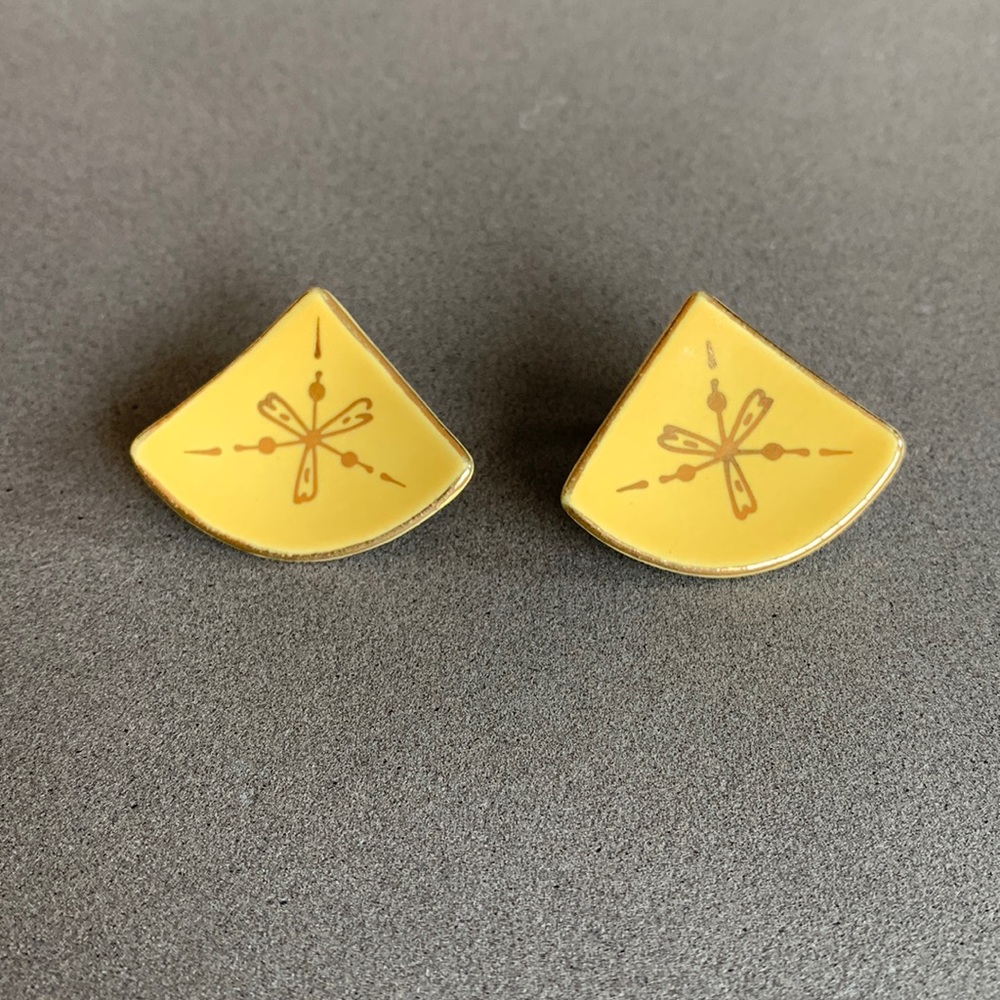 Vintage Clip On Earrings